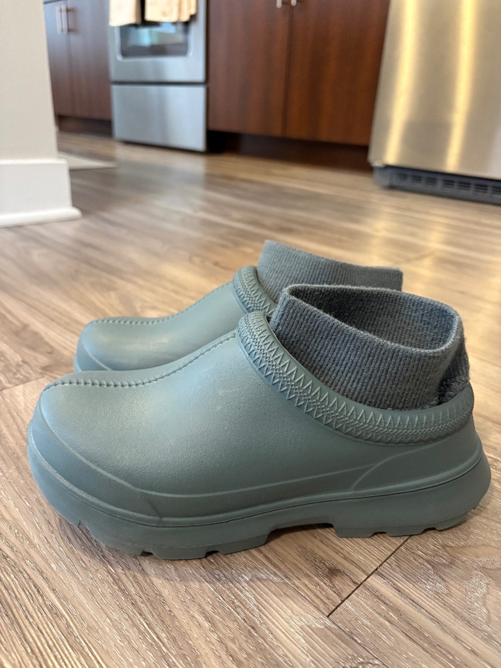 UGG Tasman Rubber clogs/ ankle boots